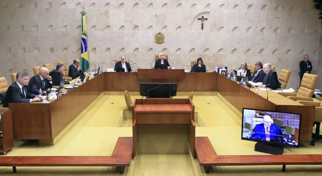 Até o momento, o placar está 03 a favor e 02 contra.